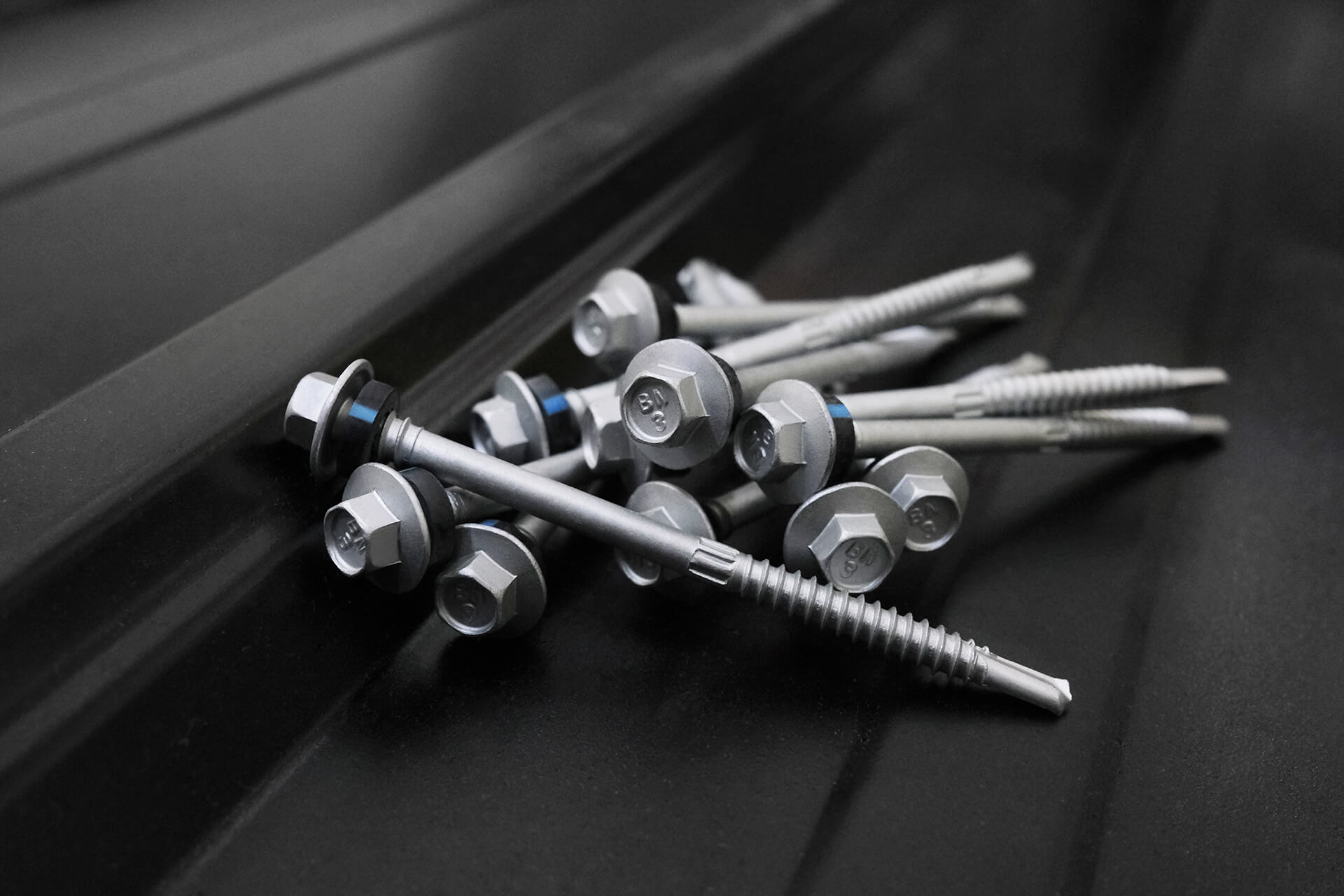 Self-Drilling Screws METAL-Tite™ Fixing cladding to metal. BDN FASTENERS® Made in Taiwan