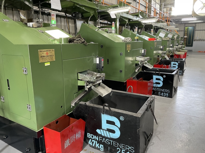 Are screws recyclable? Two stages of screw recycling process.